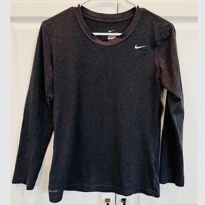 Small women’s black Dri-Fit element long-sleeve size small